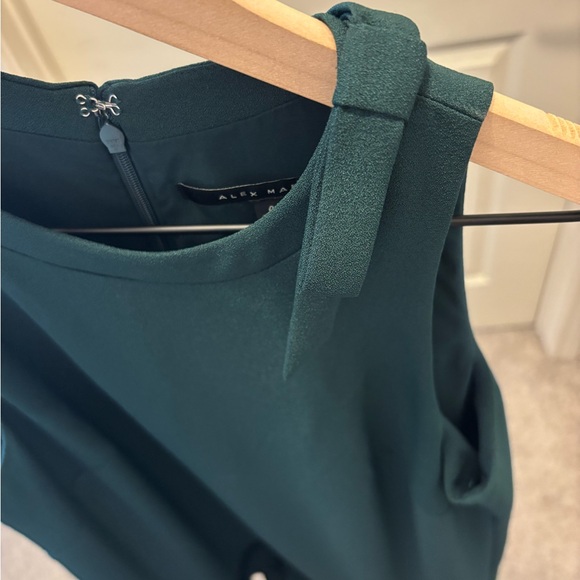 Forest green dress ✨ Super cute for Holidays and or parties!! - Picture 4 of 5